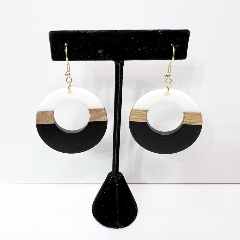 Boho wooden Resin Hoop Earrings - Picture 2 of 2
